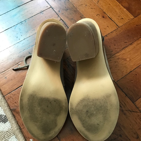 Steve Madden Taupe Suede Carahh Shoes - Picture 6 of 7