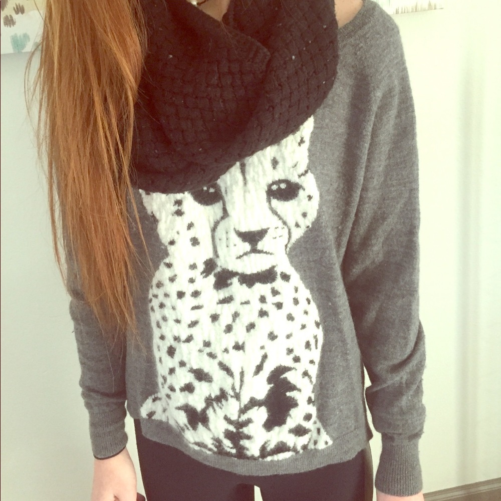 cute cat 🐱 sweater ! very cozy, light worn
