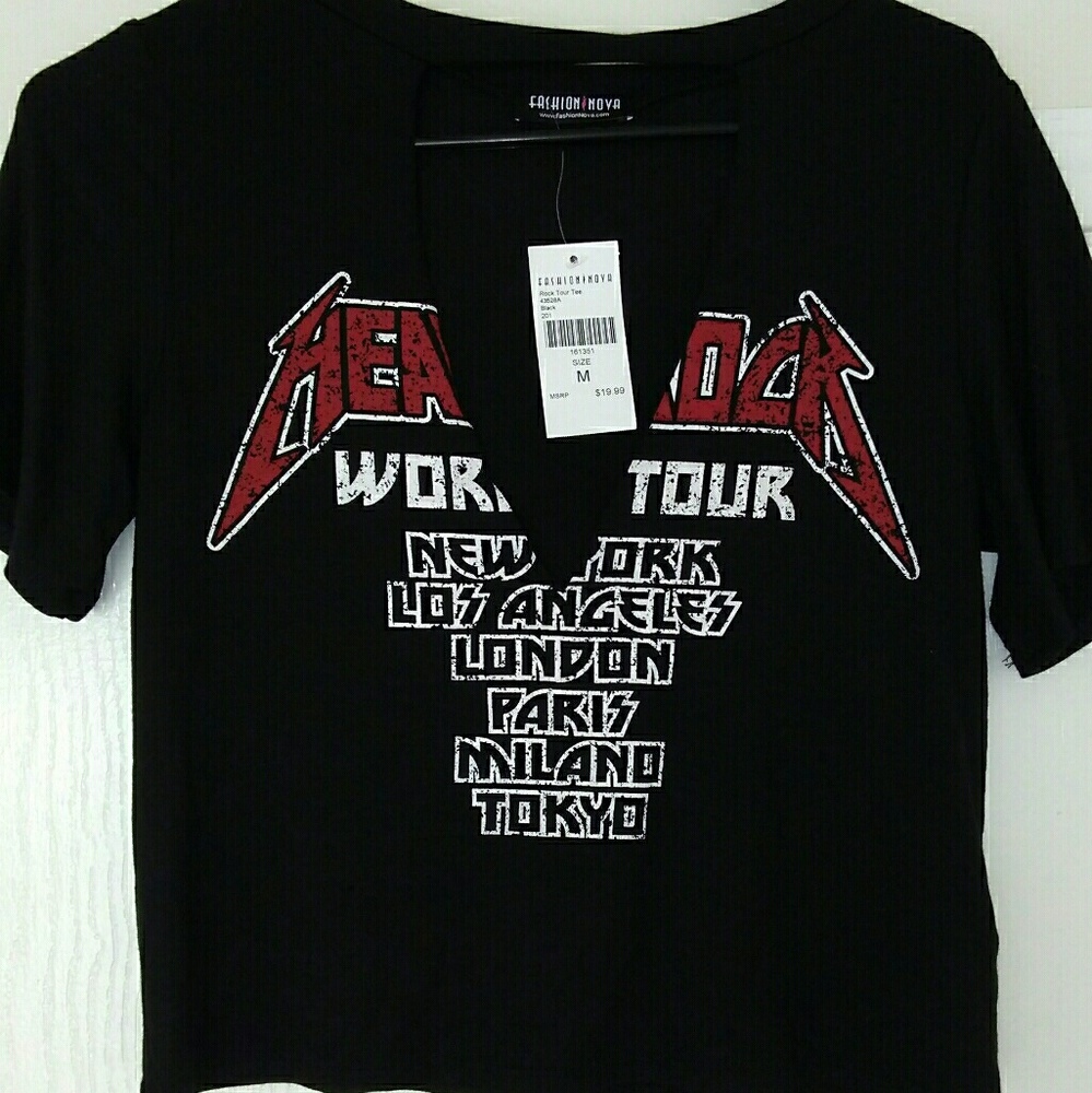 SOLD✔ NWT Fashion Nova crop top