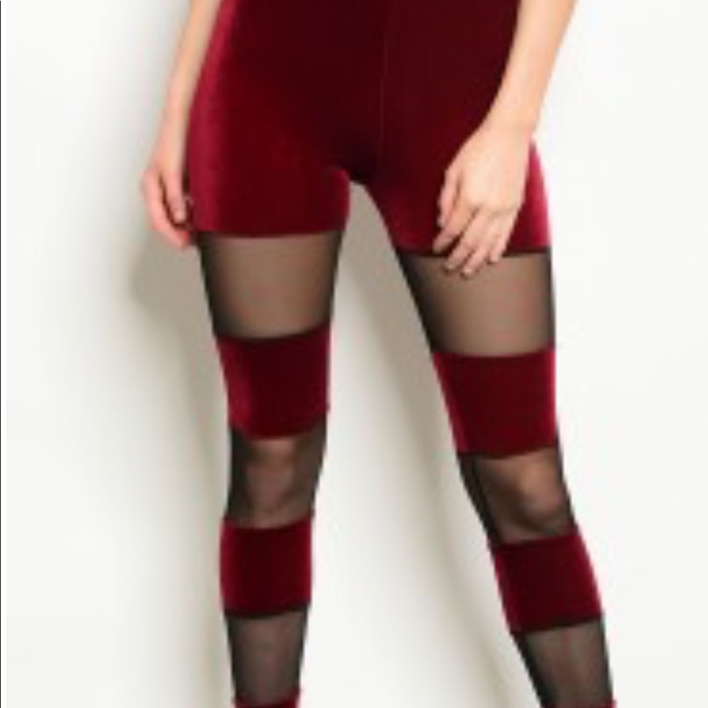 SS off shoulder fitted velvet top. - Picture 3 of 3