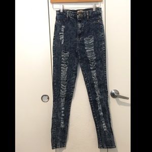 Distressed Stonewashed Highwaisted Jeans - Size S