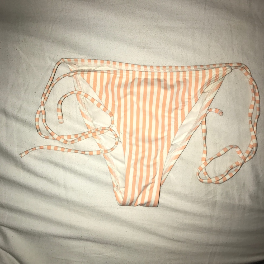 O'Neil bikini bottom.