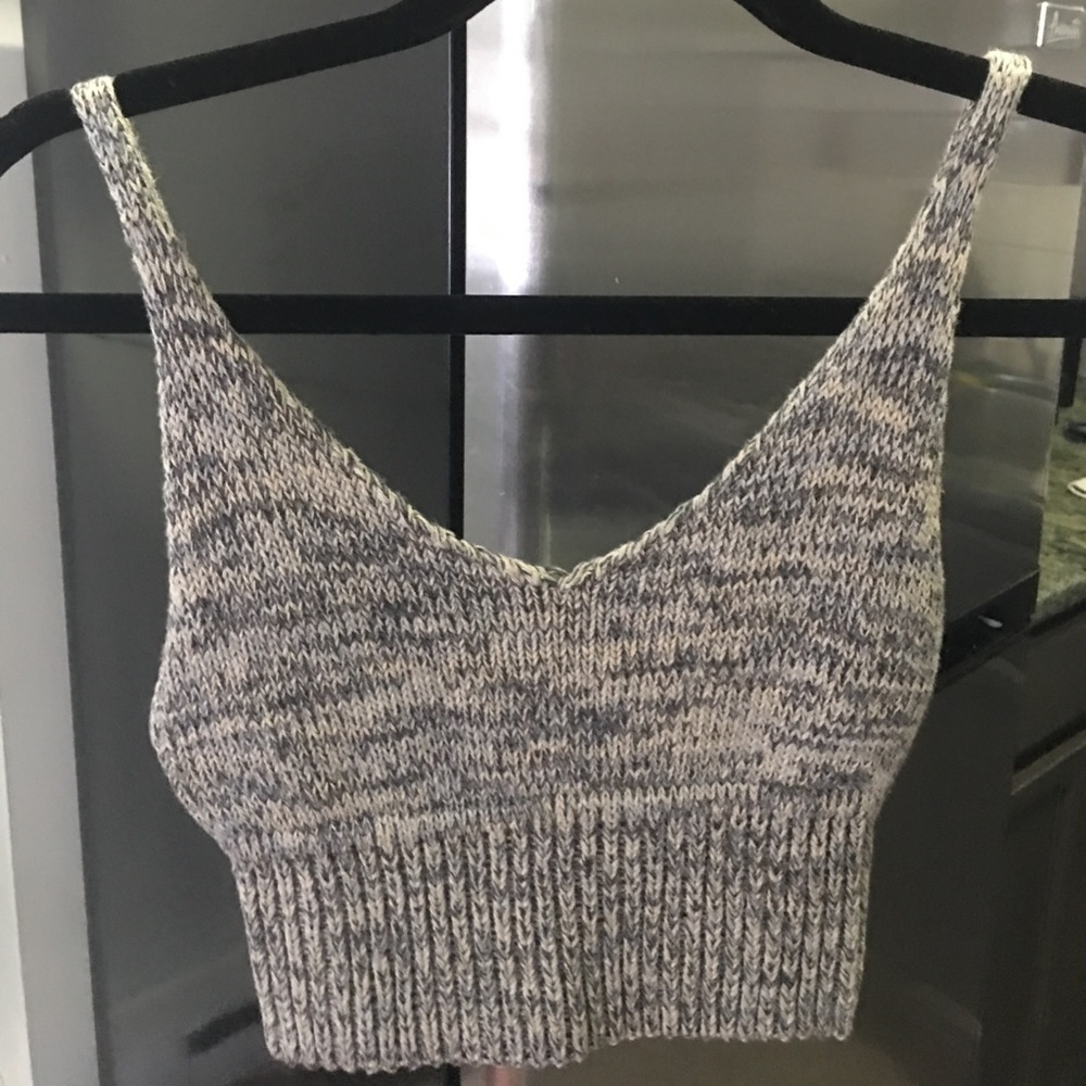 Grey knit crop top