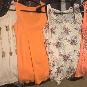 Bundle of 5 tank tops!