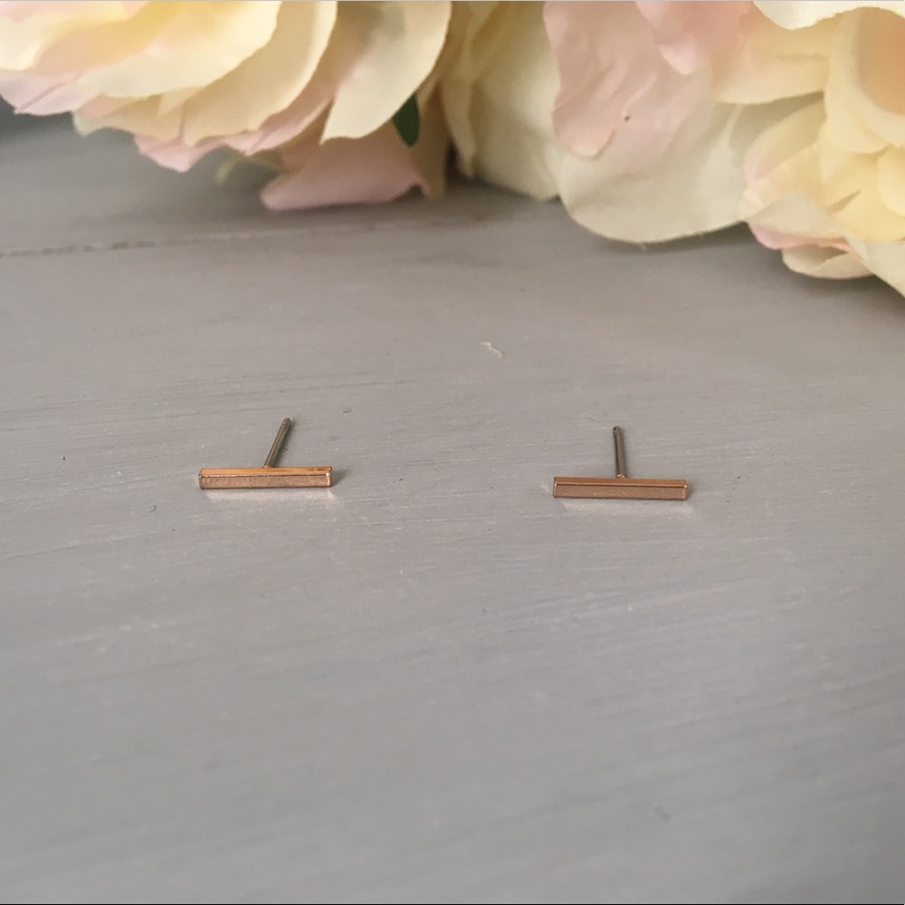 🆕 Small Bar Earring Studs
