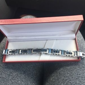 Men's stainless steel bracelet with small diamond