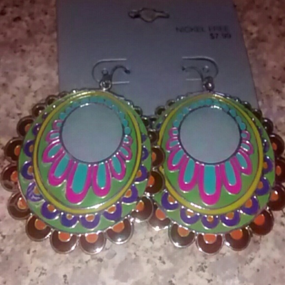 Earrings - Picture 4 of 4