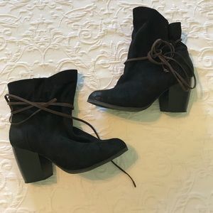 Quipid booties