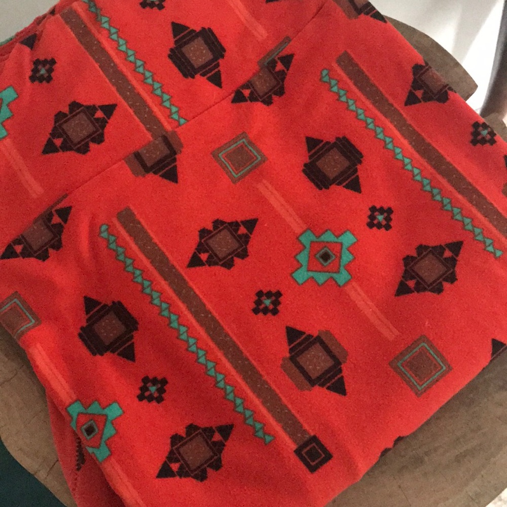 TC Lularoe Aztec Print Leggings