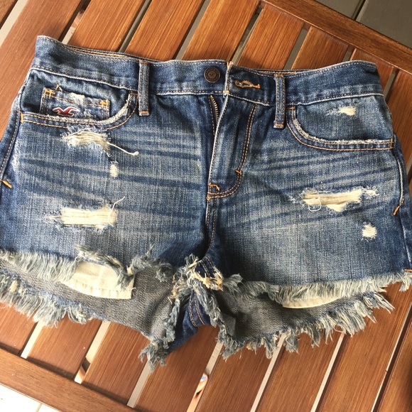 Hollister Denim Shorts!!🌐 - Picture 1 of 4