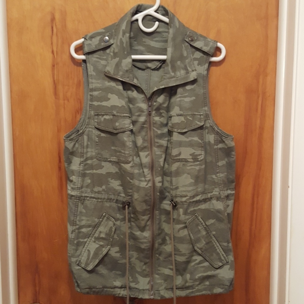Maurices Camo Vest