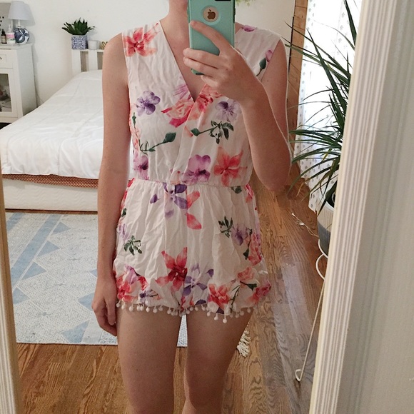 ETWO Dresses & Skirts - 💕 FLORAL ROMPER 💕