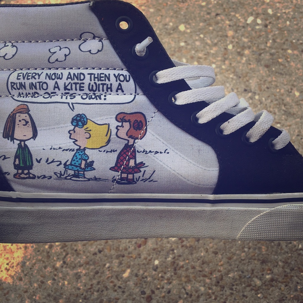 High top skate vans Charlie Brown edition