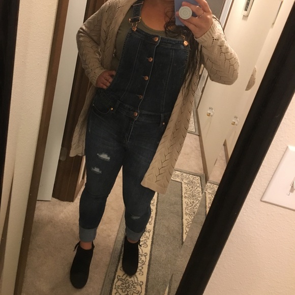 Meet your Posher, Alex - Picture 2 of 4