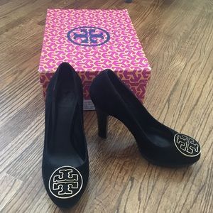 Tory Burch black/gold heels