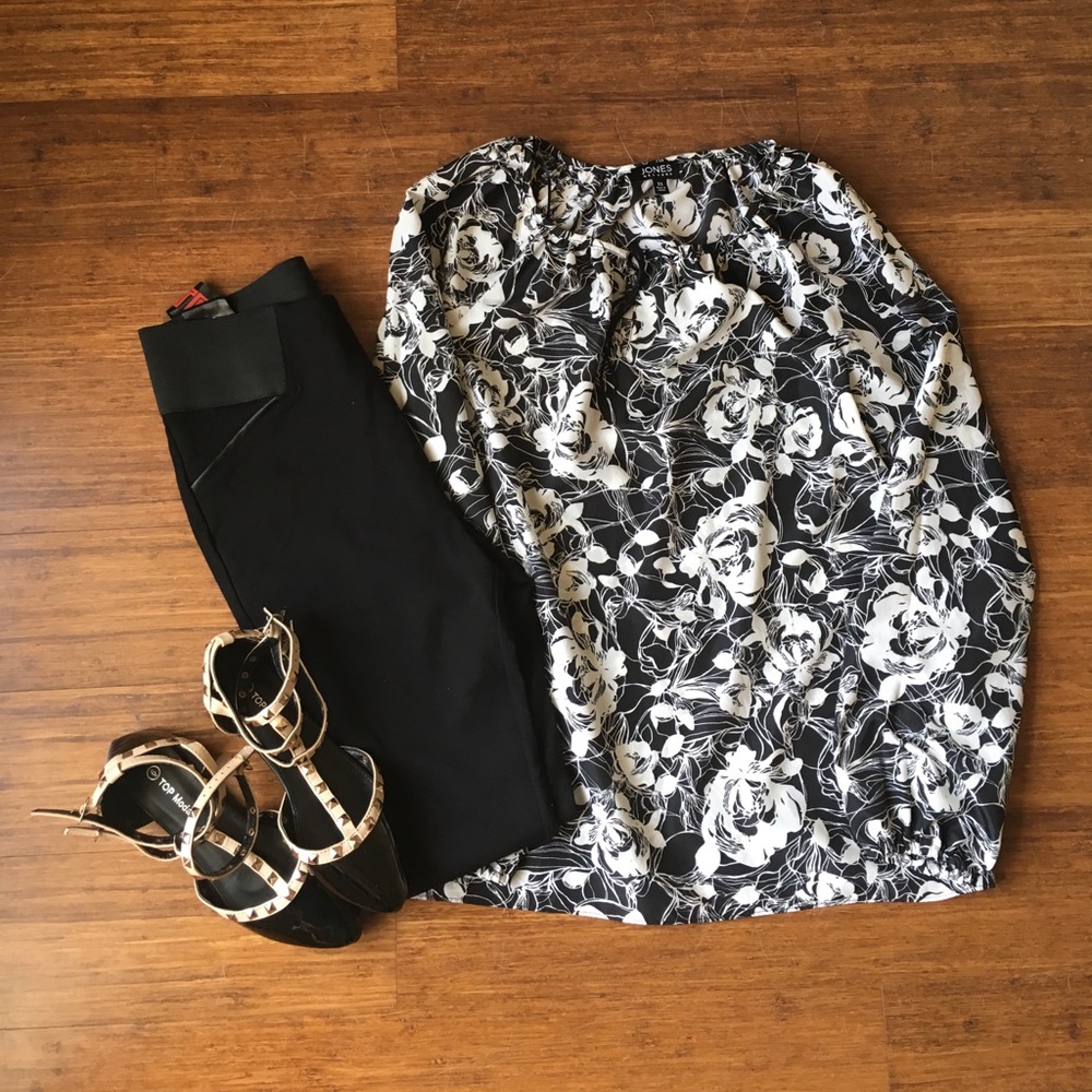Long sleeve black and white blouse
