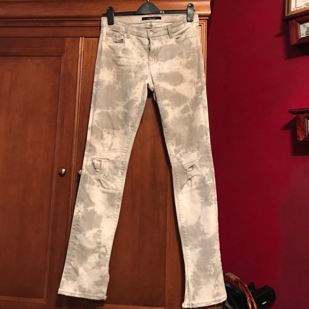 J Brand grey/cream distressed jeans. Tags on.