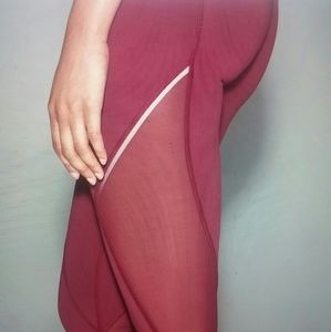 Lululemon Run with the sun crop, Rosewood, Size 4