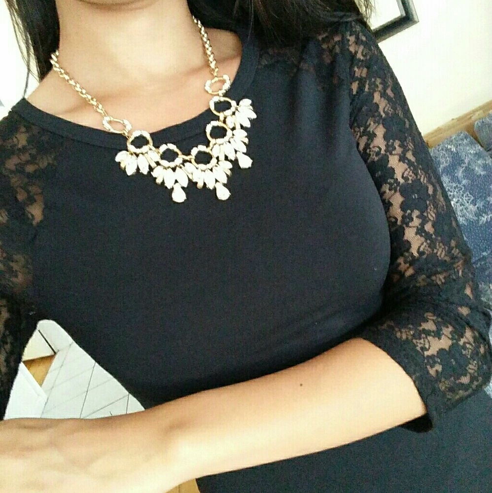 Black 3/4 sleeve top