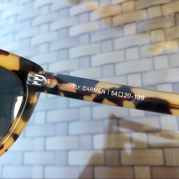 Fly Carmen Sunglasses NWT with Case - Picture 4 of 7