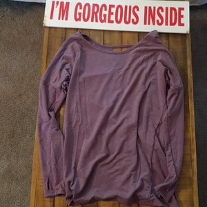 Long sleeve active shirt, low cut V back😉