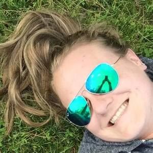 Meet your Posher, Deirdre