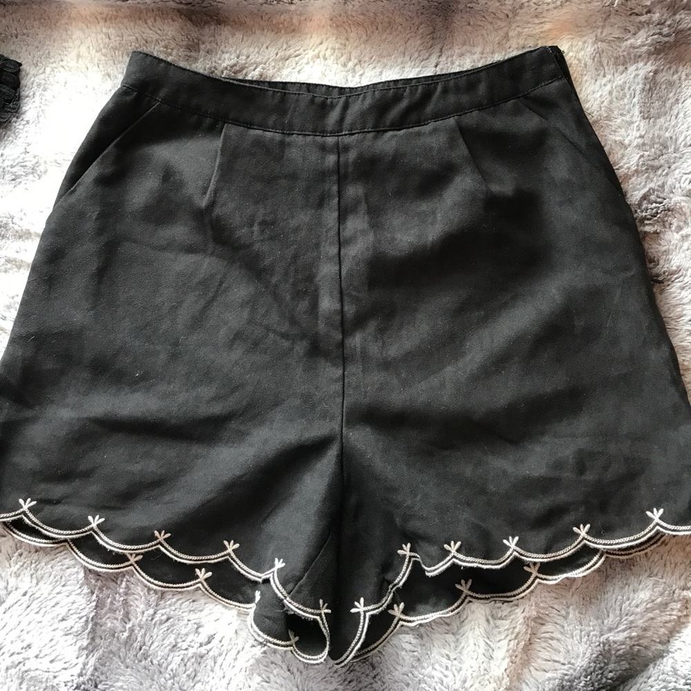 Velvet like, high waisted shorts