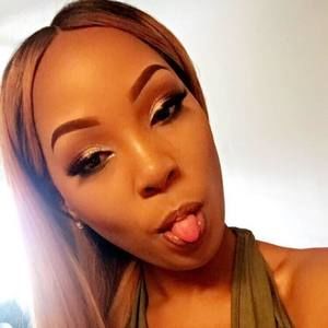 Meet your Posher, Tia