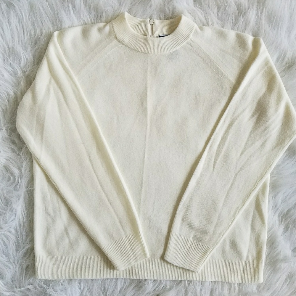 Karen Scott ivory sweater size L