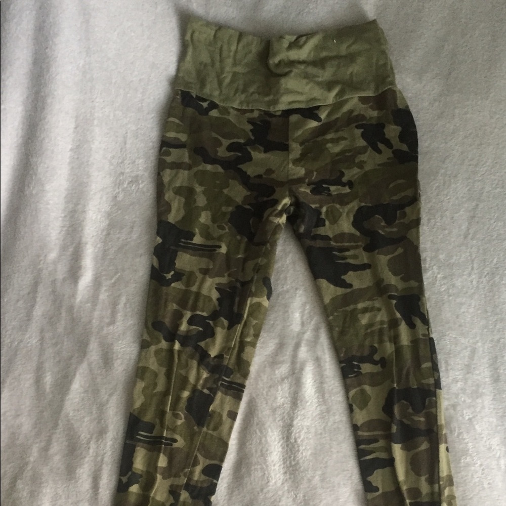 Camouflaged leggings