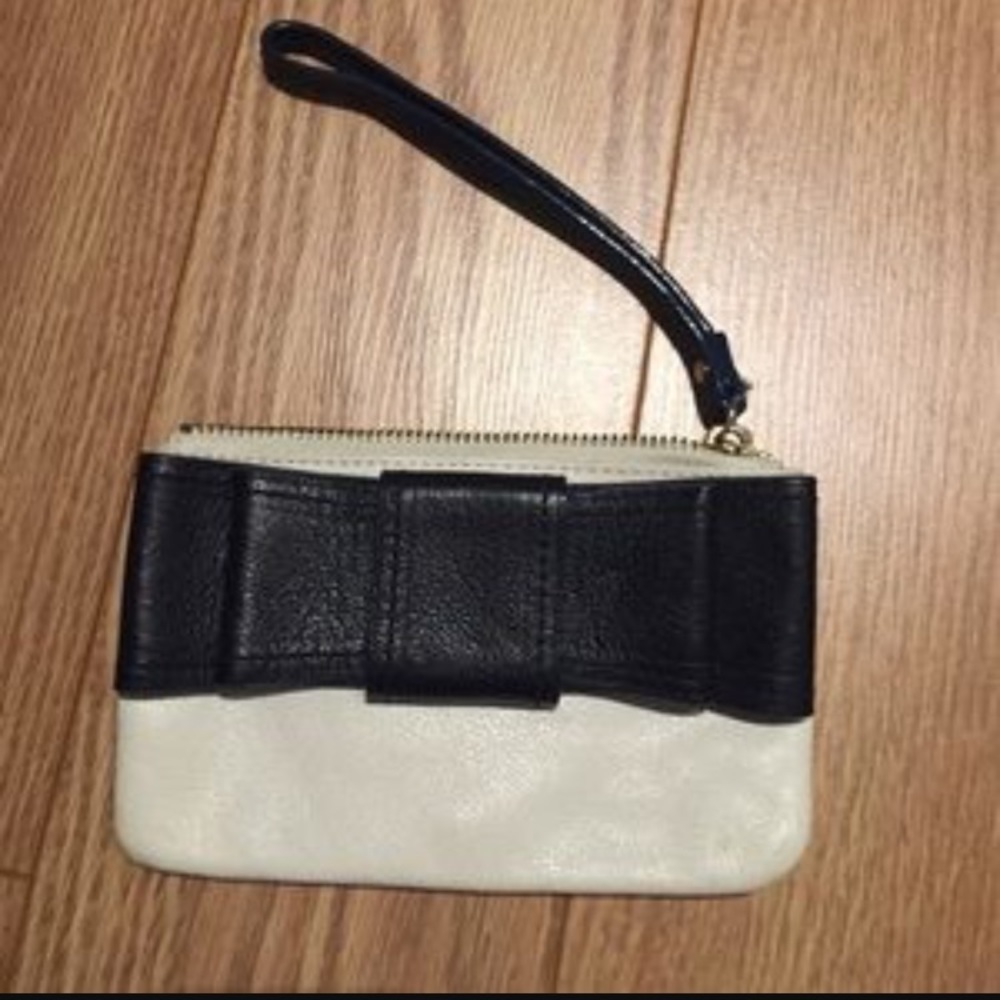 NWOT Kate Spade ♠️ cream and navy wristlet