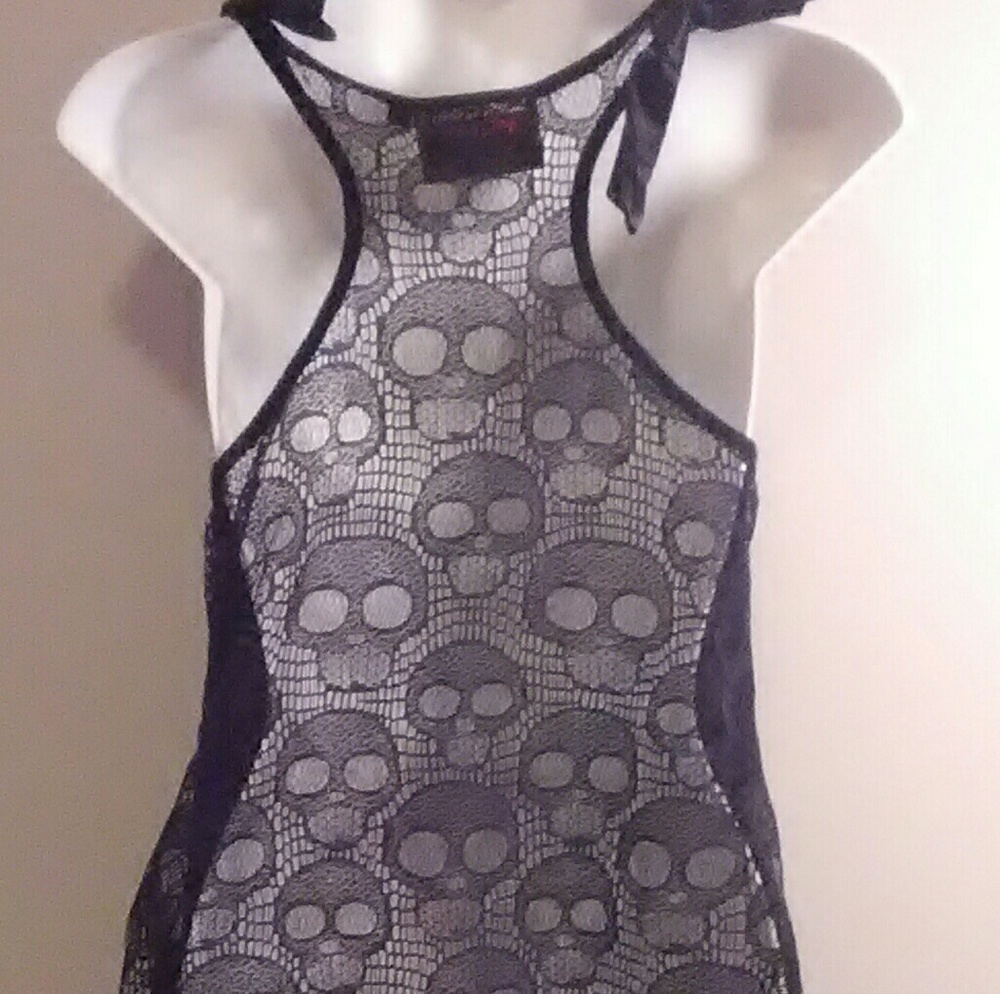 Skeleton Tank - Picture 2 of 2