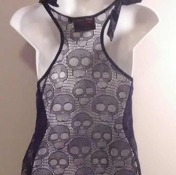 Skeleton Tank - Picture 2 of 2