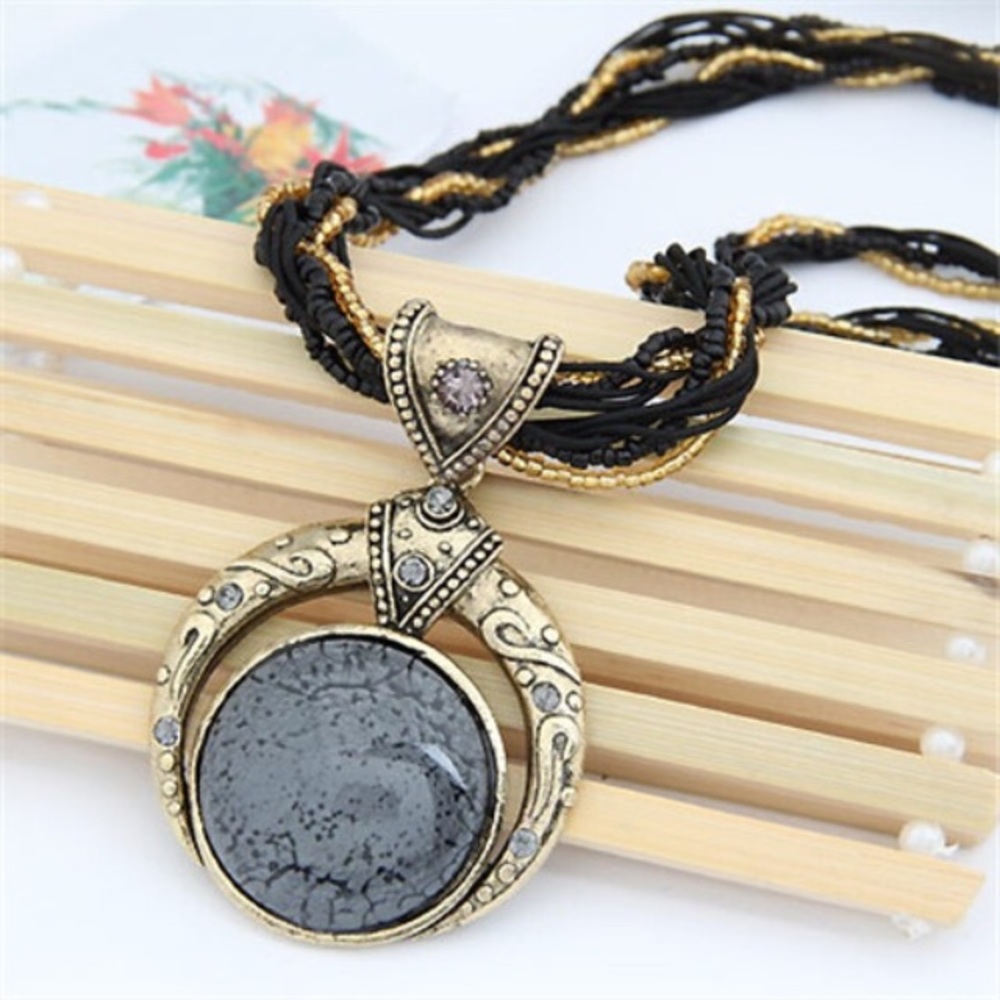 Bohemian Retro Crystal Necklace - Picture 2 of 7
