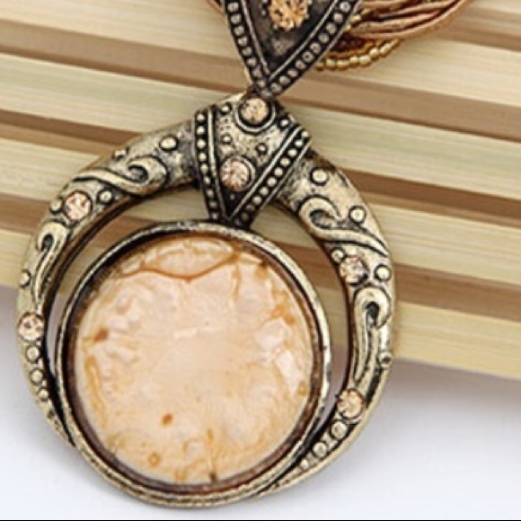 Bohemian Retro Crystal Necklace - Picture 6 of 7