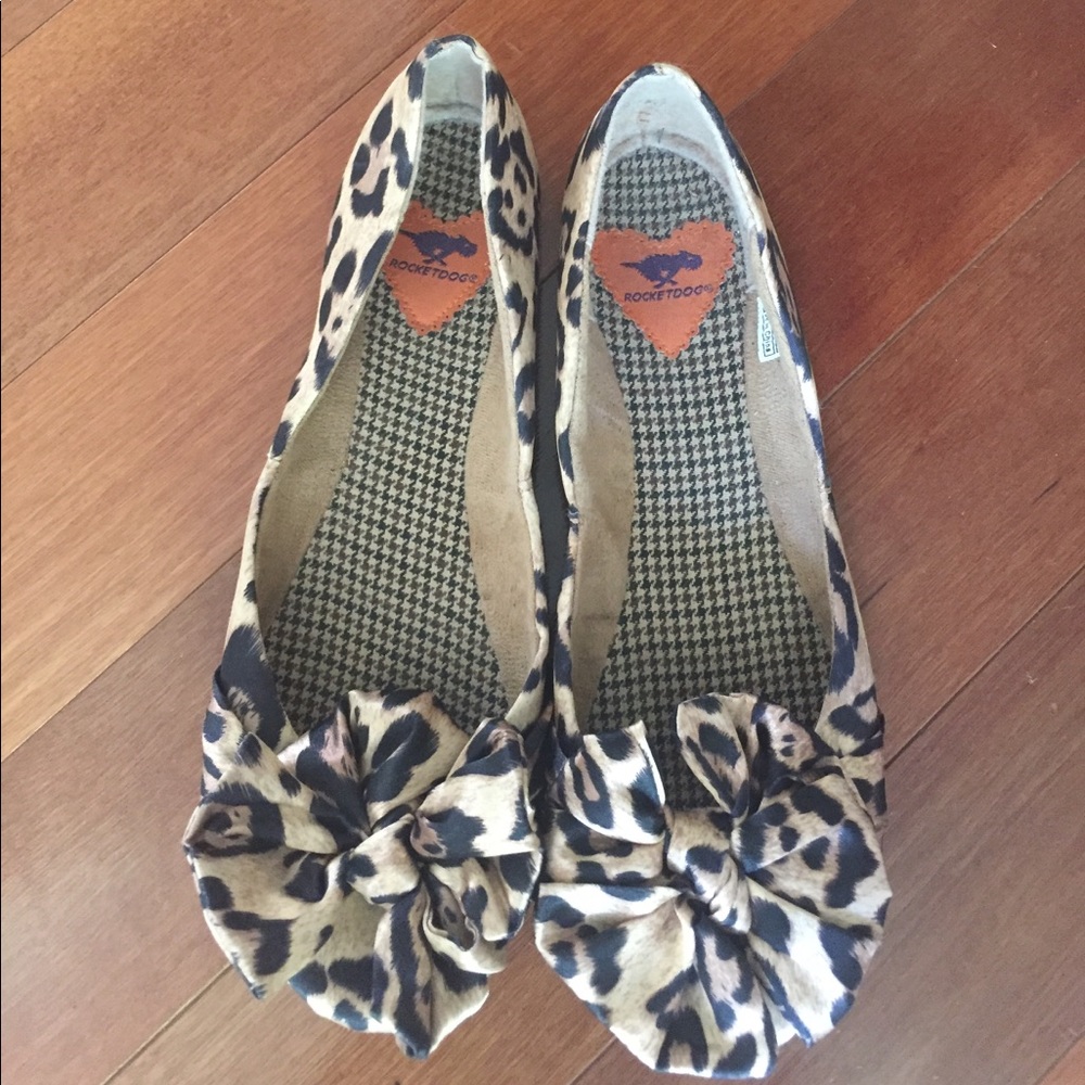 👠 Almost new Rocket Dog leopard print flats.
