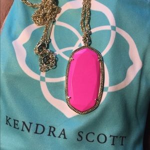 Kendra Scott Rae necklace in Magenta
