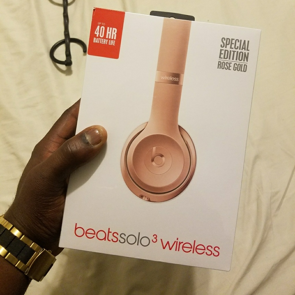 BEATS SOLO3 WORELESS HEADPHONES