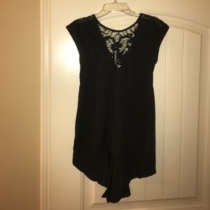 Boutique Black hi low blouse with lace neckline
