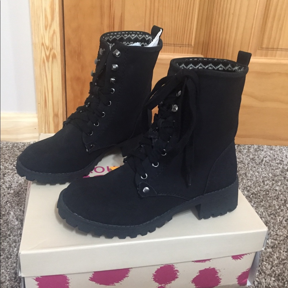 NWT DOLCE ankle boots size 6
