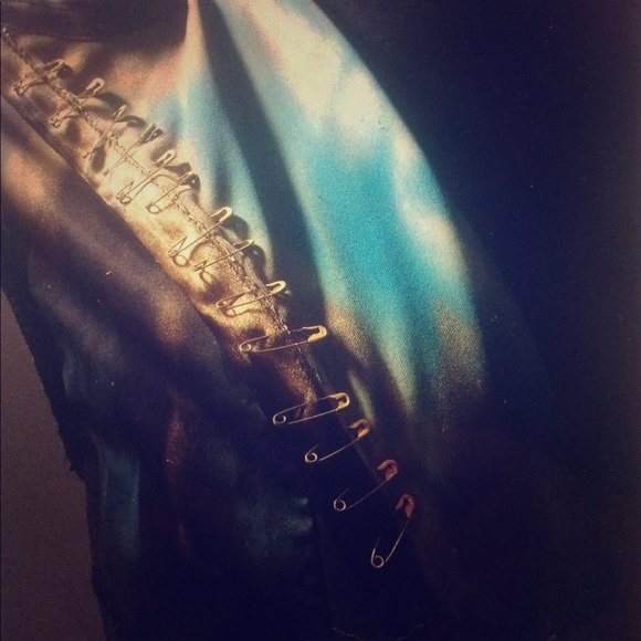 Lexa Vonn x Catherine Coatney reverse Romeo vest - Picture 5 of 8