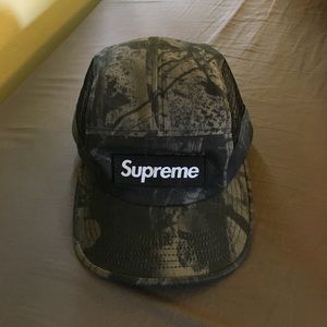Supreme hat, adjustable strap, mesh sides