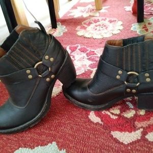 Ankle boots