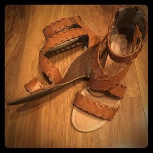 Strapped tan wedges!