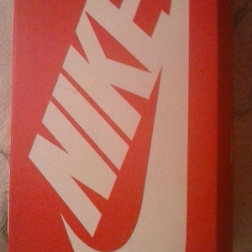 Meet your Posher, Levi