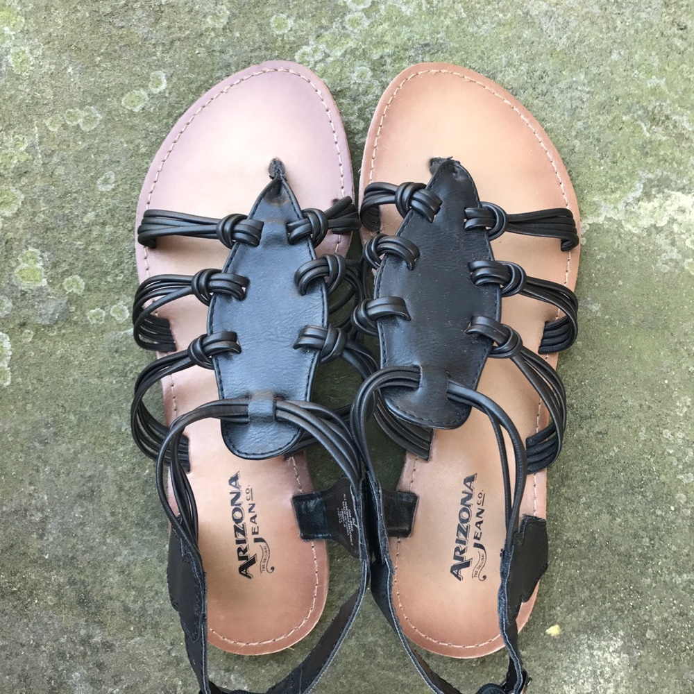 •BLACK SANDALS• - Picture 2 of 5