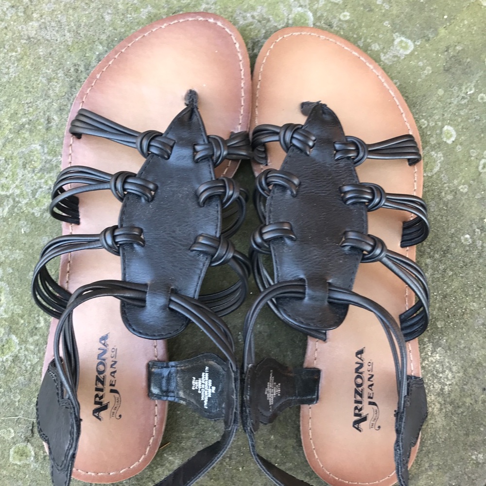 •BLACK SANDALS• - Picture 3 of 5