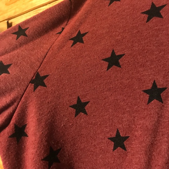 Maroon & black ⭐️ soft & cozy sweatshirt - Picture 3 of 5