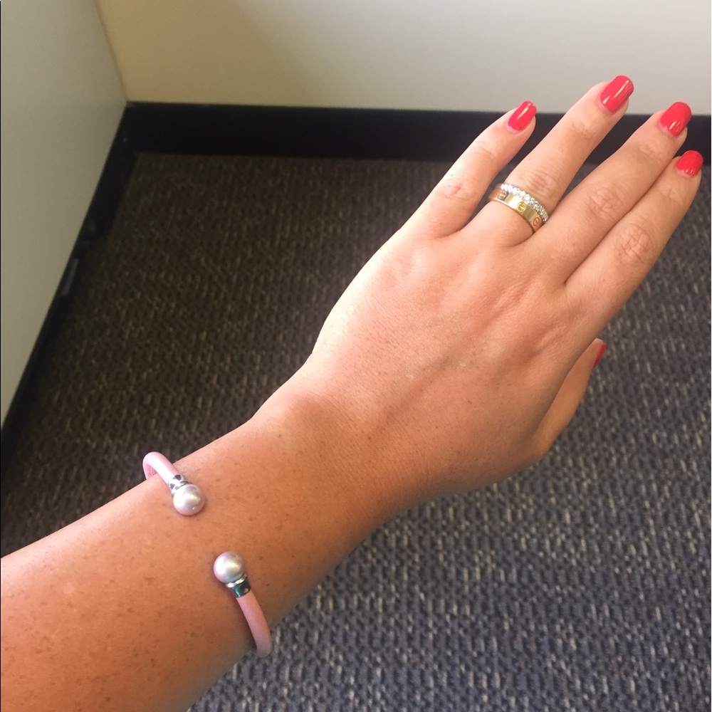 Majorica Pink Leather Pearl Bangle Bracelet ❤️