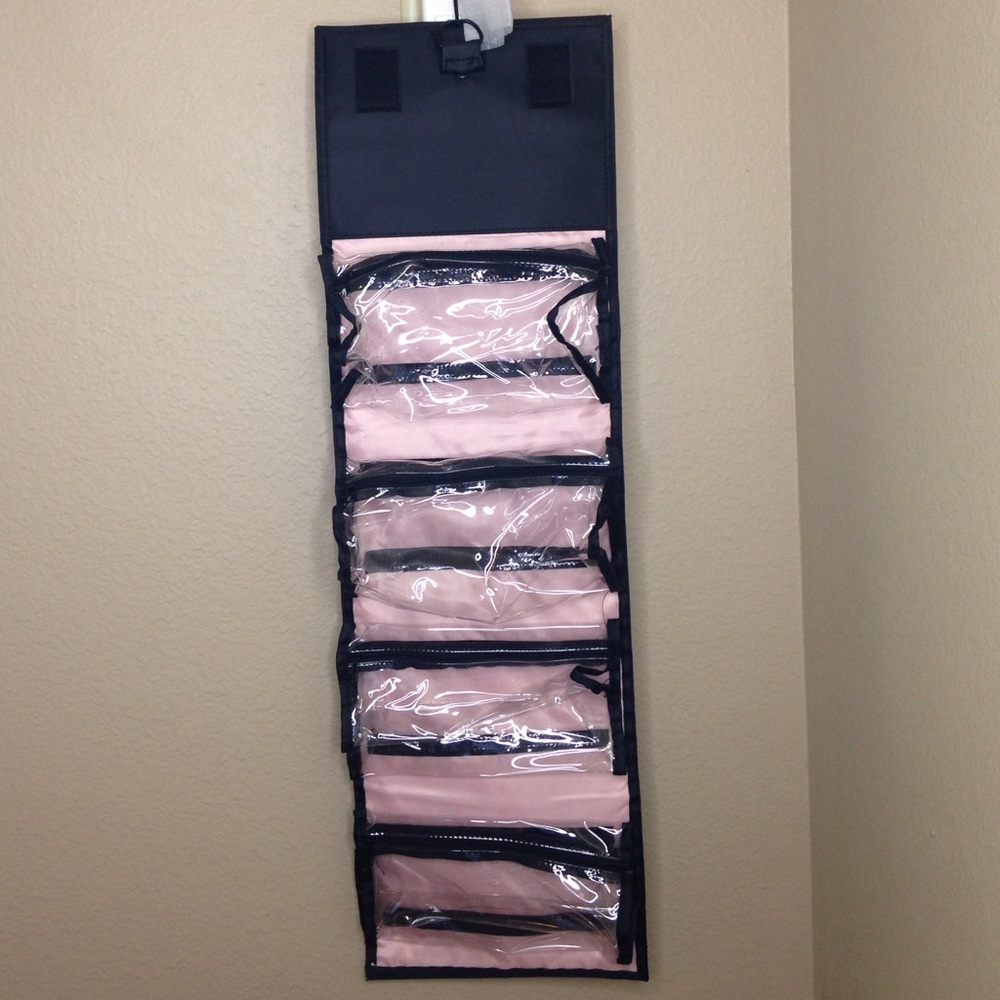 (MAKE OFFER) Roll out/Hanging travel bag w/handle